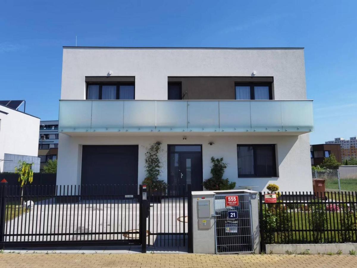 Yipin Villa Prag Eksteriør billede