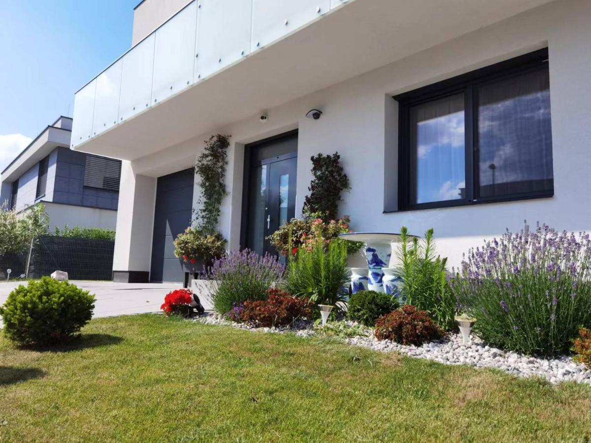 Yipin Villa Prag Eksteriør billede